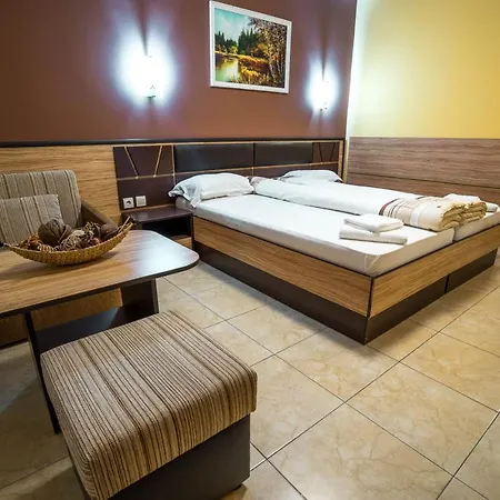 Luxor Lozenec