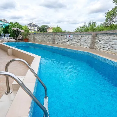 Luxor Lozenec